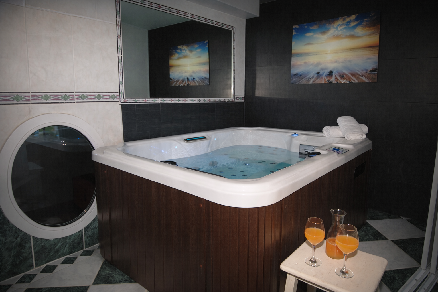Jacuzzi privatif | Le Grand Logis Jacuzzi privatif – La Maison d’hôte Le Grand Logis